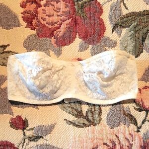 Elegant White Lace Bandeau Bra Strapless